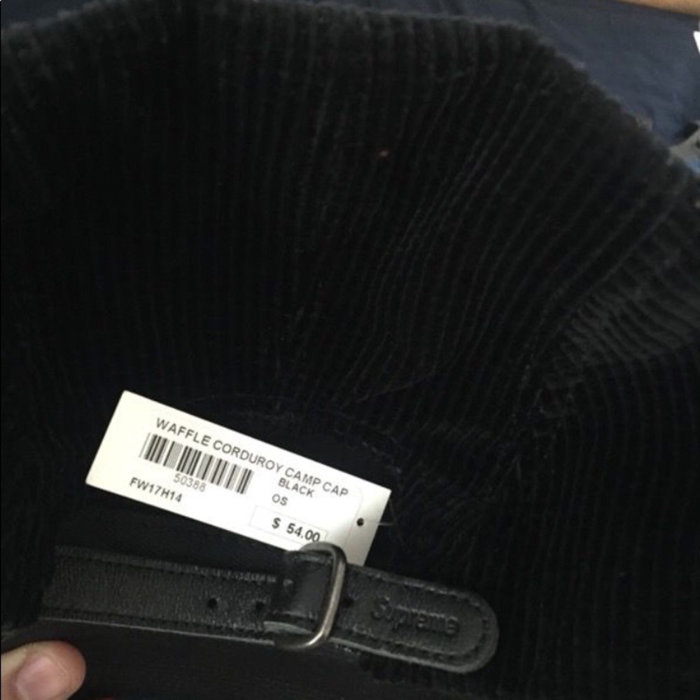 Supreme hat - Picture 3 of 3